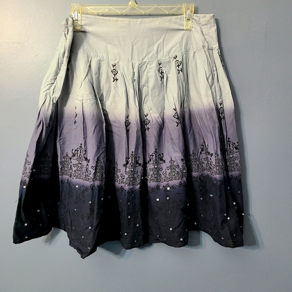 Venezia Dresses & Skirts - Venezia ombré sequin midi skirt